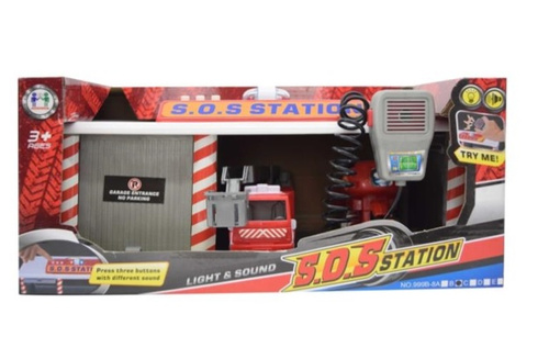 BAZA DLA WOZU STRAŻACKIEGO GARAŻ Z AUTEM STRAŻY POŻARNEJ