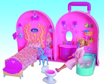 DOMEK DLA LALEK Z ŁAZIENKĄ WALIZKA RÓŻOWA KARTON /12  29,5 CM
Waga 1,75 kg