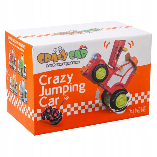 Czerwony Traktor Sterowany Pilotem Z Uśmiechem Oraz Czapką Farmera
