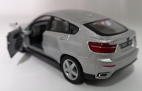BMW X6 Kinsmart Metalowy 1:38 Pull Back Otwierane Drzwi 12,5 cm 4 Kolory