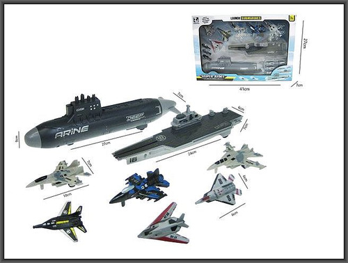 ZESTAW POJAZDÓW ŁÓDŹ PODWODNA +LOTNISKOWIEC, SAMOLOTY SUBMARINES KARTON