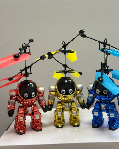 Robot Latający Nad Dłonią Interaktywny Niebieski