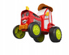 Czerwony Traktor Sterowany Pilotem Z Uśmiechem Oraz Czapką Farmera
