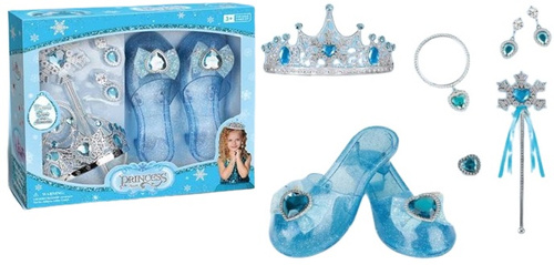 ZESTAW DZIEWCZ. LODOWEJ KSIĘŻNICZKI MAŁY DREAM TRIP, pak 36 
zawartość zestawu: diadem, kolczyki, broszka, bransoletki, berło, pantofelki
wymiary diademu: 13,5 x 12 x 6 cm
wymiary pantofelka 19 x 7,5 x 4,5 cm
wymiary pudełka: 31 x 6 x 27 cm