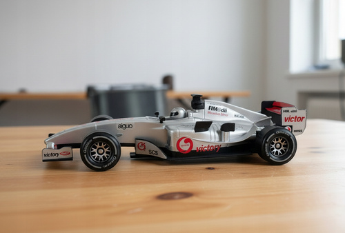 Formuła 1 Wyścigowe Auto Z Dodatkowymi Efektami Zabawka Dla Dzieci