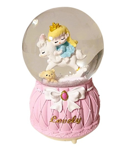 KULA ŚNIEŻNA ŚPIĄCA DZIEWCZYNKA ŚW/DŹW, pak 48 
kula 80 cm, światło i dźwięk, w środku figurka śpiącej dziewczynki, 
wymiar: 80 cm