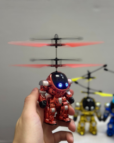 Robot Latający Nad Dłonią Interaktywny Niebieski