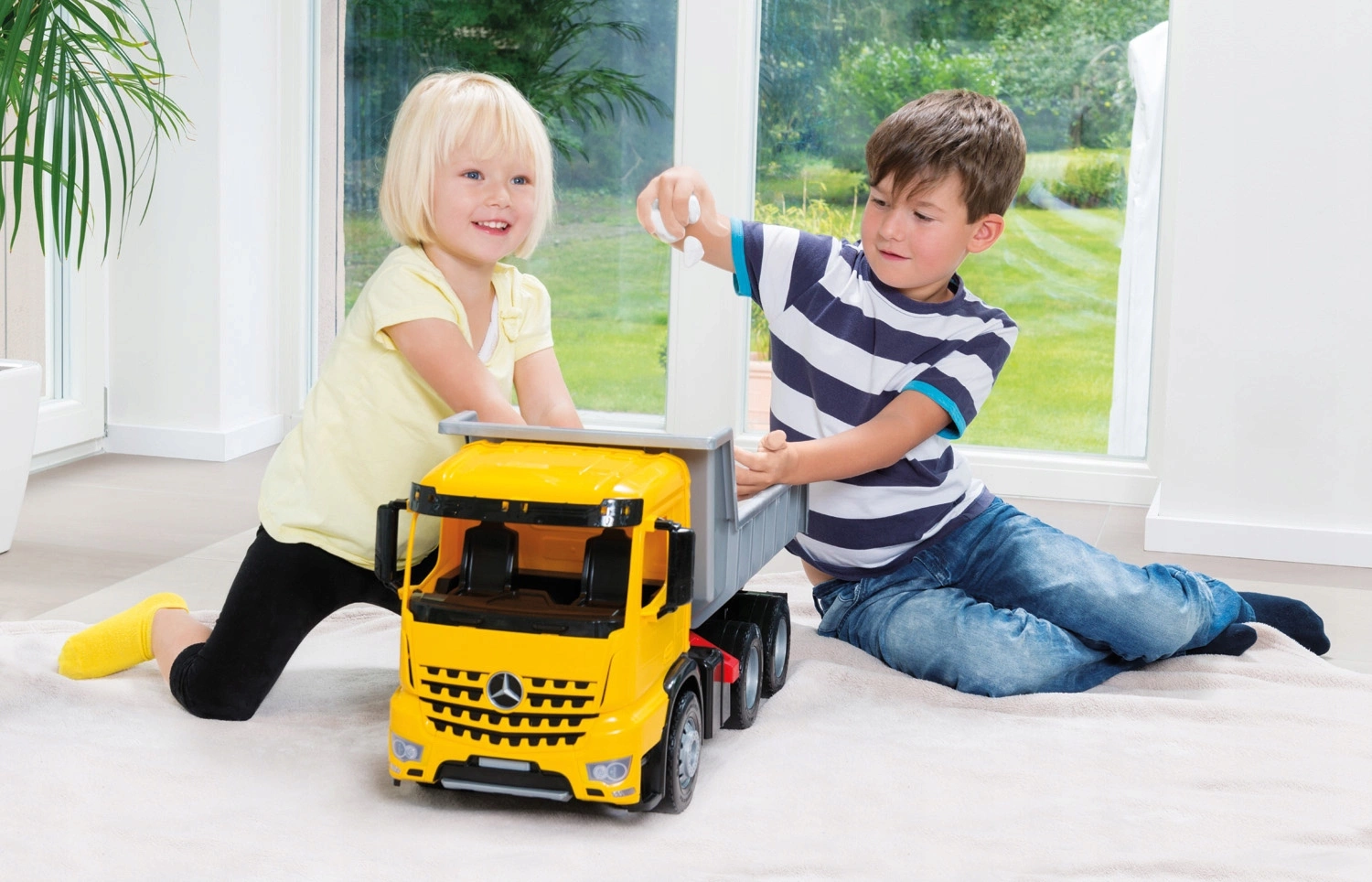 Wywrotka Mercedes Actros XXL LENA 63 cm Solidna Zabawka z Certyfikatem TÜV Eco Opakowanie pol_pl_Duze-Auto-Wywrotka-Zolta-Mercedes-Actros-3-osie-Maxi-Lena-63-cm-Wytrzymala-191_7