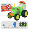 Czerwony Traktor Sterowany Pilotem Z Uśmiechem Oraz Czapką Farmera