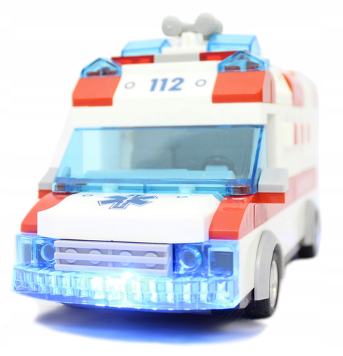 KLOCKI AUTO AMBULANS DŹWIĘK- ŚWIATŁO- NAPĘD 68 EL