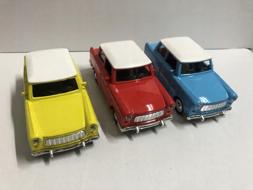 Kultowy Trabant D.D.R. z Otwieranymi Drzwiami Z Historyczną Datą Pull-Back