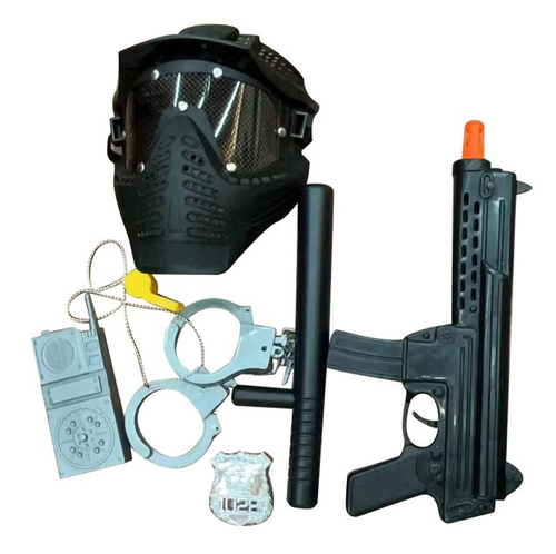ZESTAW POLICJANTA Z MASKĄ I PISTOLETEM Z TERKOTKĄ, pak 60,
przebranie pakowane w worek,
w zestawie odznaka, maska, gwizdek, krótkofalówka, pałka i karabin napędzany terkotką,
wymiary opakowania: 42 x 24,2 x 10 cm