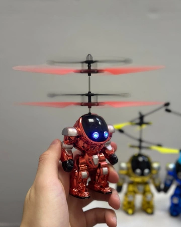 robot w dłoni