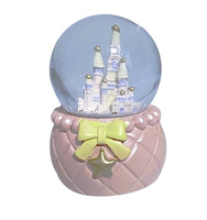 KULA ŚNIEŻNA ZAMEK ŚW, pak 90 
kula 65 cm, światło i dźwięk, w środku figurka misia, 
wymiar: 65 cm