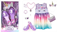 ZESTAW DZIEWCZ. STRÓJ JEDNOROŻEC DREAM TRIP, pak 24 
zawartość zestawu: tęczowy strój, opaska z rogiem, kolczyki, broszka, bransoletka, wisiorek, torebka, pantofelki
wymiary pudełka: 37 x 7,5 x 21 cm