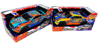 AUTO ŚWIECĄCE SPEED CRAZY RACER NA BATERIE, pak 96/48 
dźwięk i światło, napęd pull-back, baterie (w zestawie) 4*AG13, dwa warianty kolorystyczne
wymiar autka: 19,5 x 8,5 x 5,5 cm 
wymiar opakowania: 26 x 12,6 x 12,2 cm (21 x 10 x 10 cm)