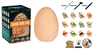 SKAMIELINA JUMBO JAJKO DINOZAURA  Z 12 FIGURKAMI +12 KART ANGIELSKIM OPISEM KARTON  ; pak 24 
Wymiary Opakowania : 17cm x 13cm x 12,5cm
